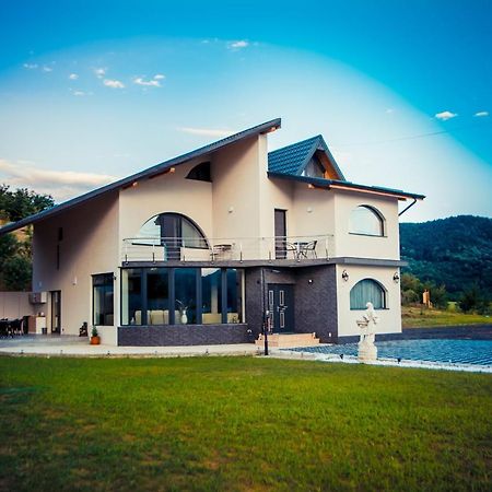 Casa Ducu Hotel Călimăneşti Exterior foto