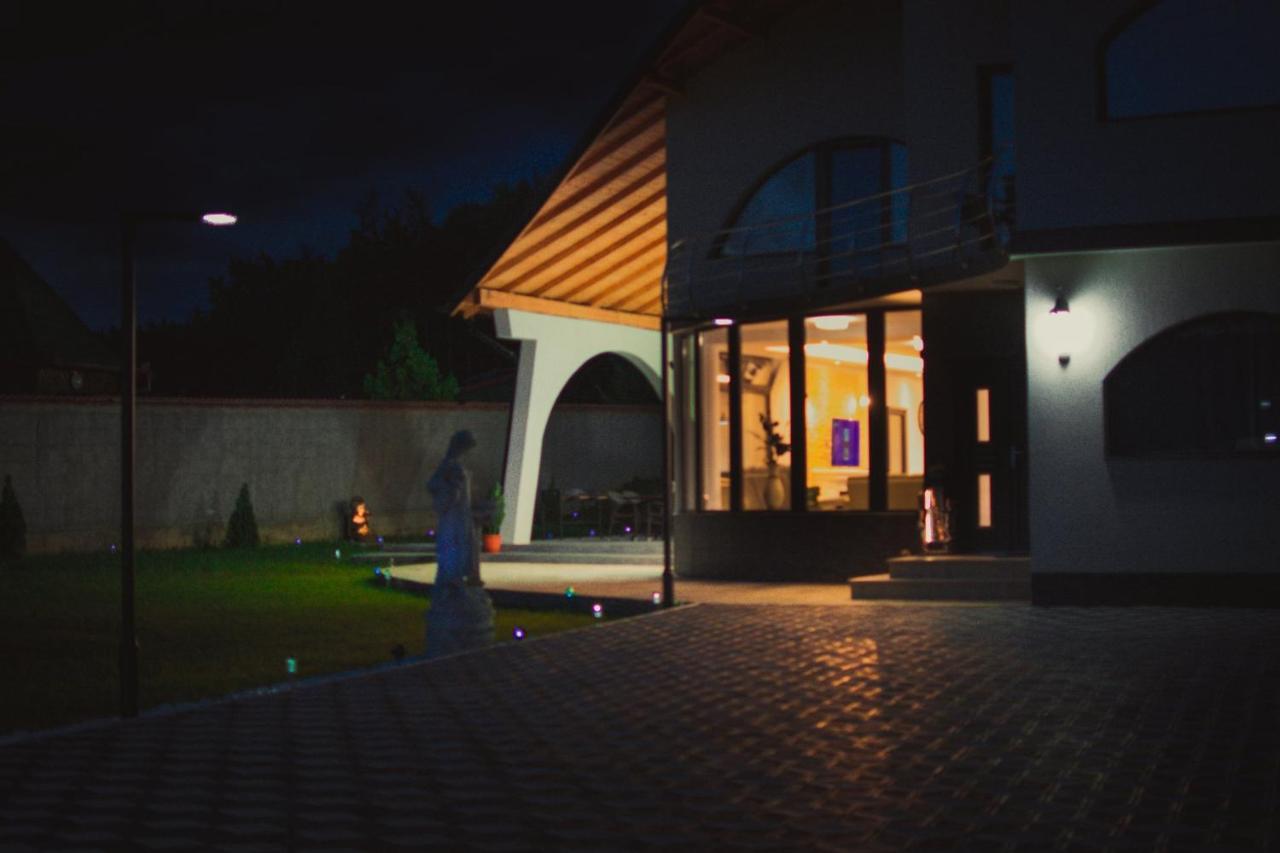 Casa Ducu Hotel Călimăneşti Exterior foto